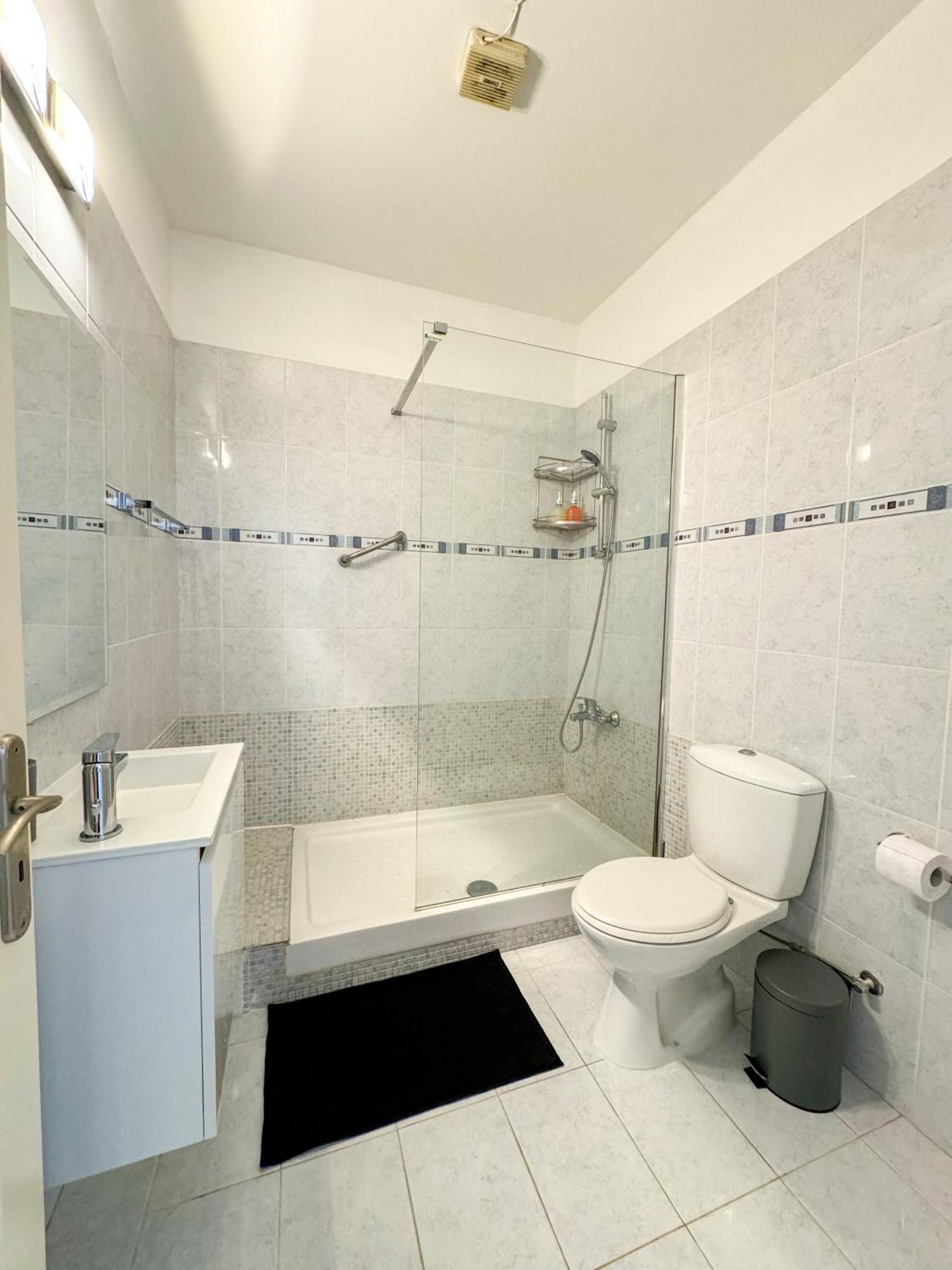 Royal-Seacrest Oasis, Pool-Side Apartman Paphos Kültér fotó