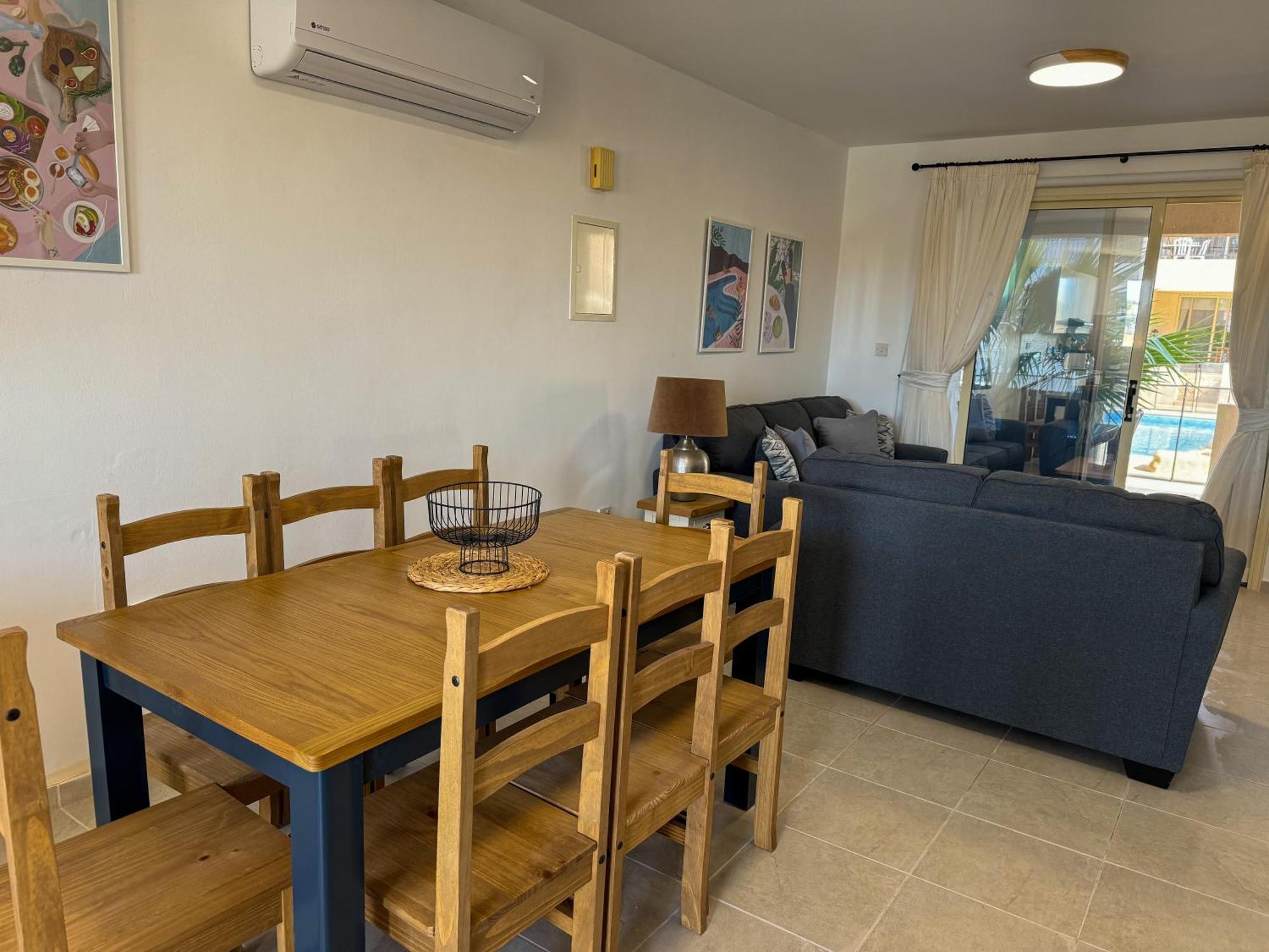 Royal-Seacrest Oasis, Pool-Side Apartman Paphos Kültér fotó