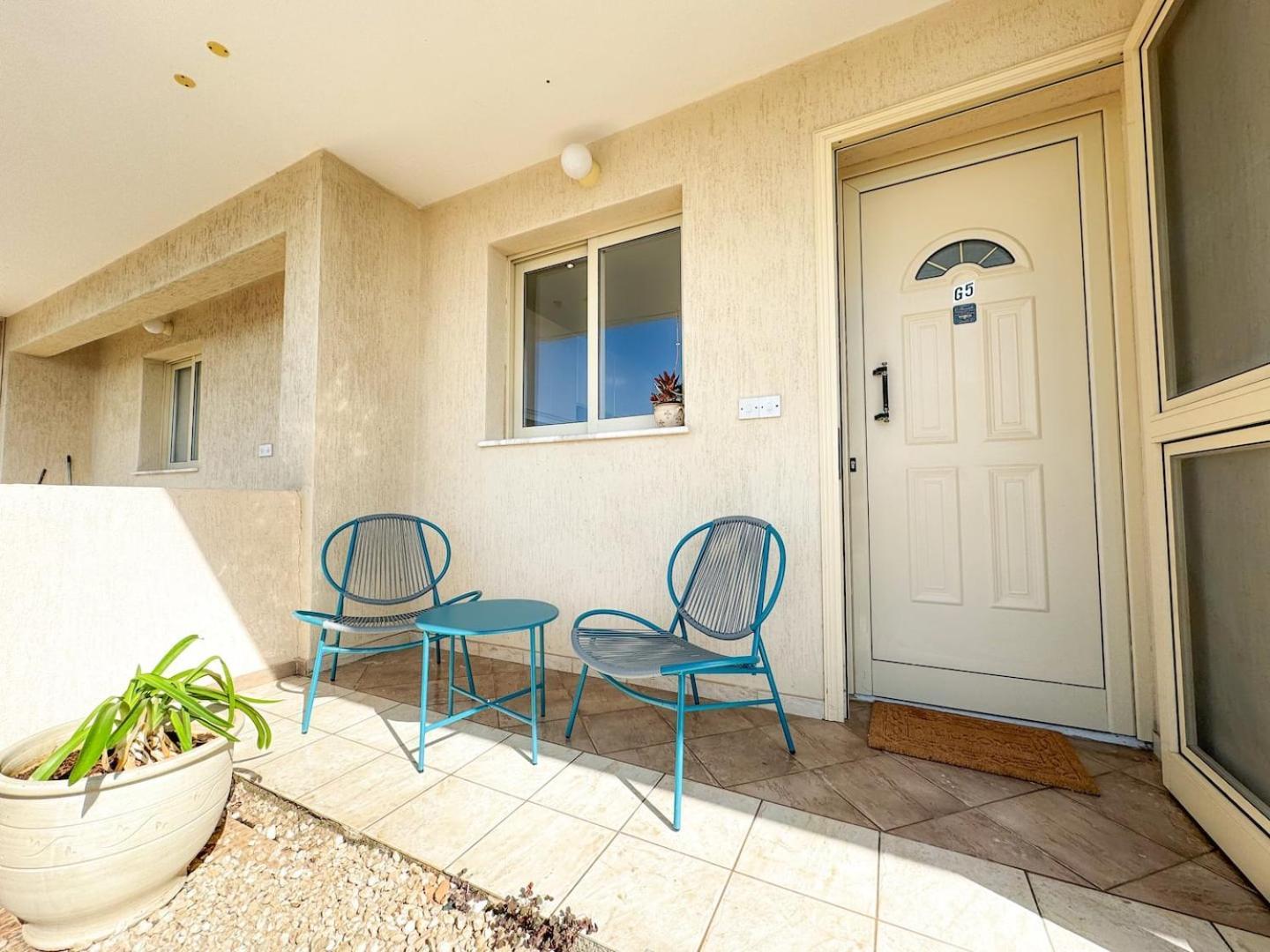 Royal-Seacrest Oasis, Pool-Side Apartman Paphos Kültér fotó