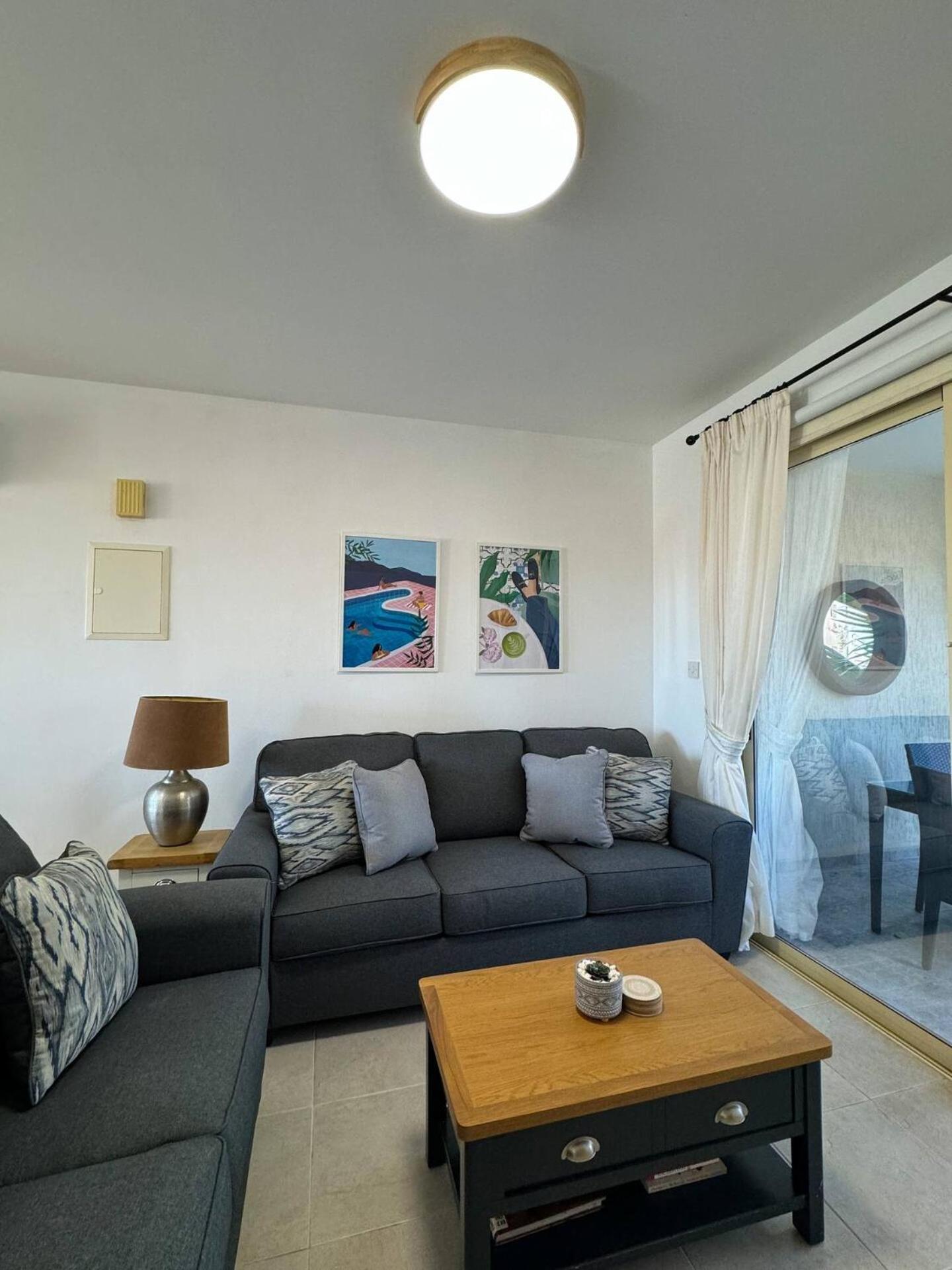 Royal-Seacrest Oasis, Pool-Side Apartman Paphos Kültér fotó